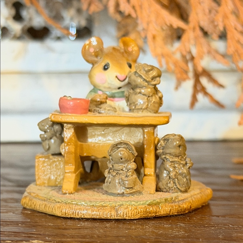 Wee forest folk Mouse Figurine with Table - Brown and Tan